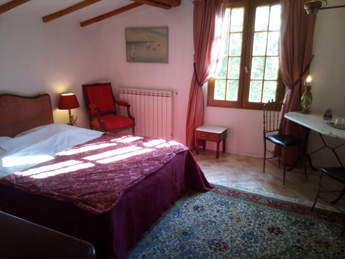 Mons  Roubies Bed & Breakfast エクステリア 写真